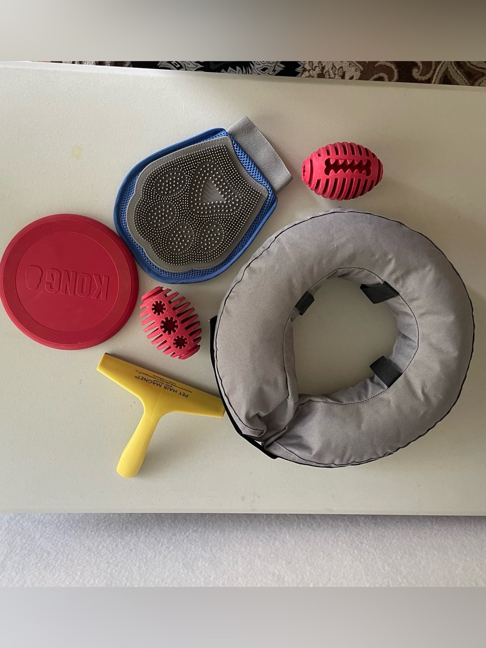 🐾Dog Lot: KONG Toys, Grooming Mitt, Inflatable "Cone", & Pet Hair Remover - Picture 2 of 7